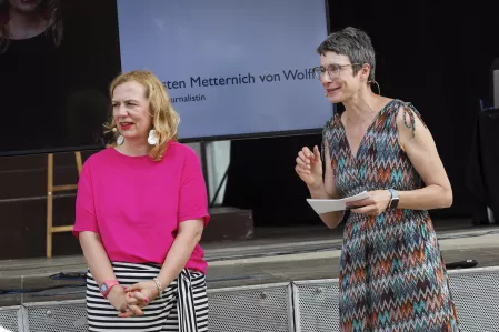 Sommertour 2023: Tina Haase, Chefredakteurin vom Diabetes Ratgeber, und Referentin Kirsten Metternich von Wolff